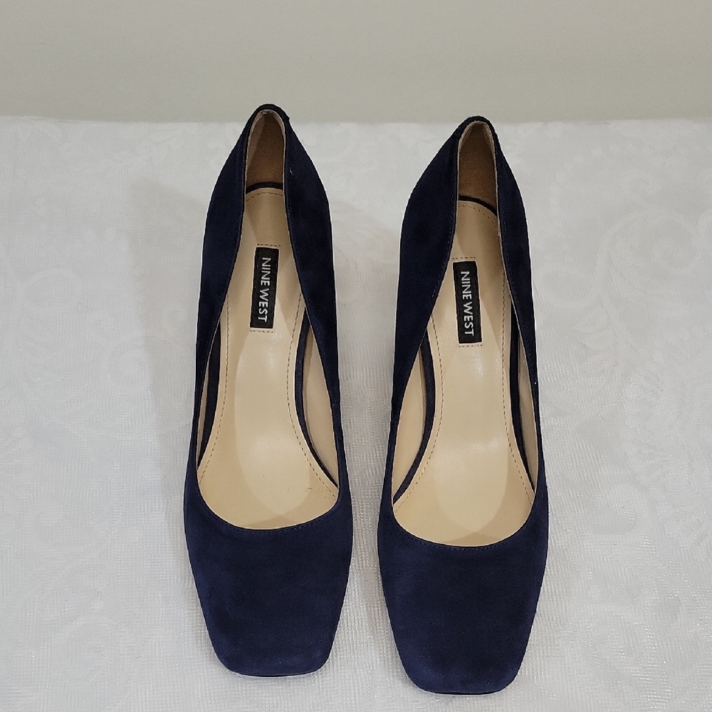 Nine West Navy Blue Suede Block Heels LIKE NEW Size 8.5 - Picture 4 of 11